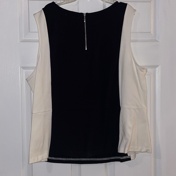 Liz Claiborne Top/skirt set - Picture 4 of 8